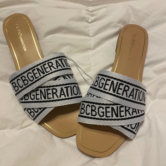 New BCBGeneration sandals - Picture 3 of 5